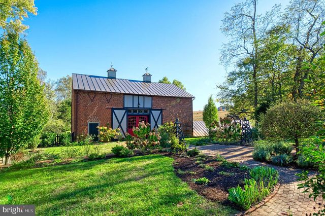 38678 PIGGOTT BOTTOM RD, Hamilton, VA 20158