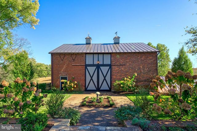 38678 PIGGOTT BOTTOM RD, Hamilton, VA 20158