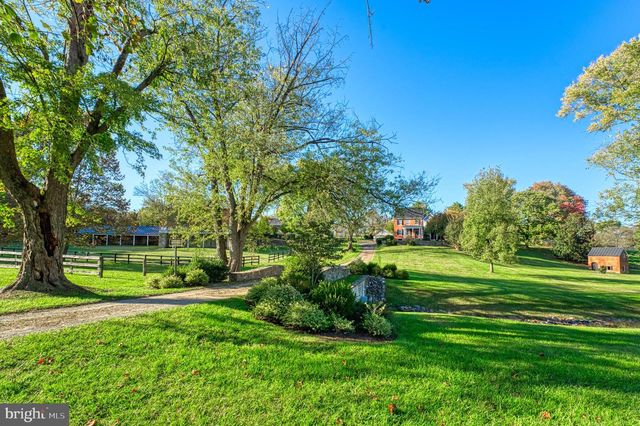 38678 PIGGOTT BOTTOM RD, Hamilton, VA 20158