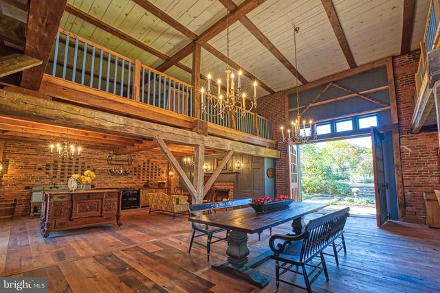 38678 PIGGOTT BOTTOM RD, Hamilton, VA 20158