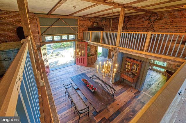 38678 PIGGOTT BOTTOM RD, Hamilton, VA 20158