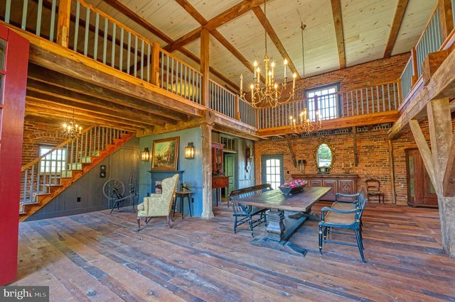38678 PIGGOTT BOTTOM RD, Hamilton, VA 20158