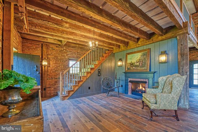 38678 PIGGOTT BOTTOM RD, Hamilton, VA 20158