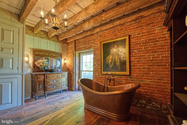 38678 PIGGOTT BOTTOM RD, Hamilton, VA 20158