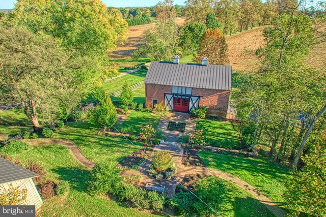 38678 PIGGOTT BOTTOM RD, Hamilton, VA 20158