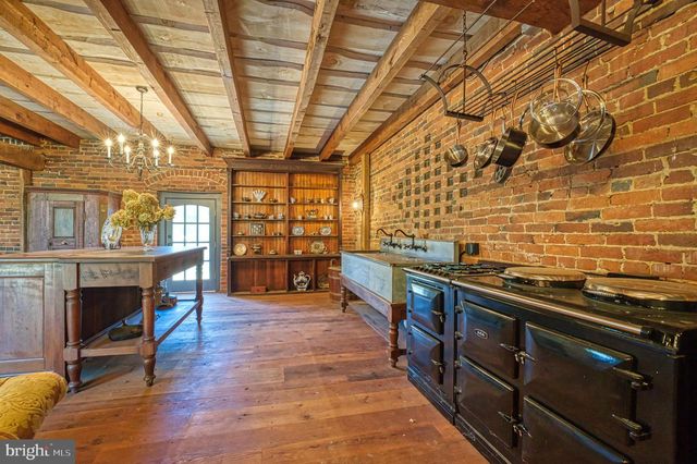 38678 PIGGOTT BOTTOM RD, Hamilton, VA 20158