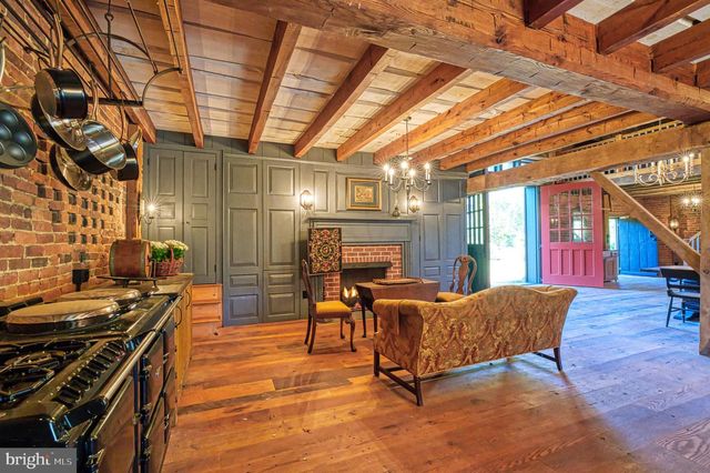 38678 PIGGOTT BOTTOM RD, Hamilton, VA 20158