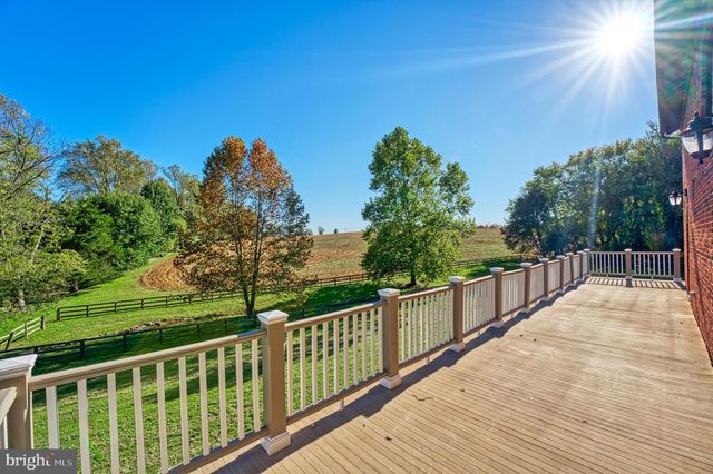 38678 PIGGOTT BOTTOM RD, Hamilton, VA 20158