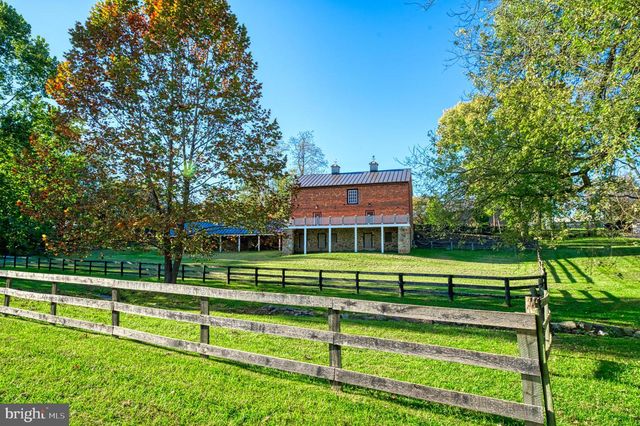 38678 PIGGOTT BOTTOM RD, Hamilton, VA 20158