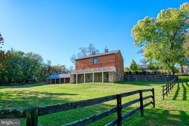 38678 PIGGOTT BOTTOM RD, Hamilton, VA 20158