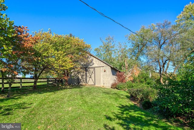 38678 PIGGOTT BOTTOM RD, Hamilton, VA 20158