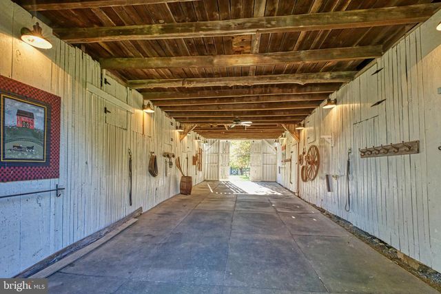 38678 PIGGOTT BOTTOM RD, Hamilton, VA 20158