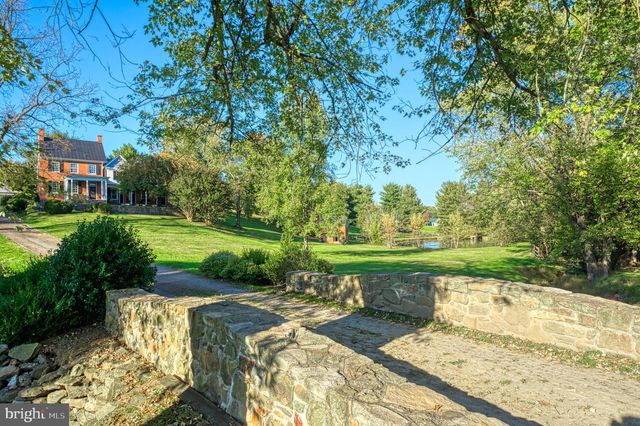38678 PIGGOTT BOTTOM RD, Hamilton, VA 20158