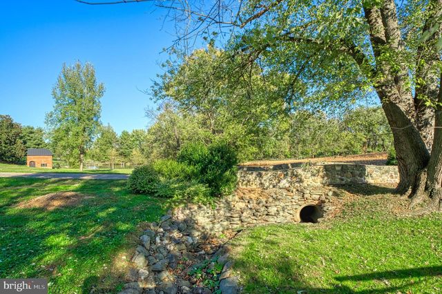 38678 PIGGOTT BOTTOM RD, Hamilton, VA 20158