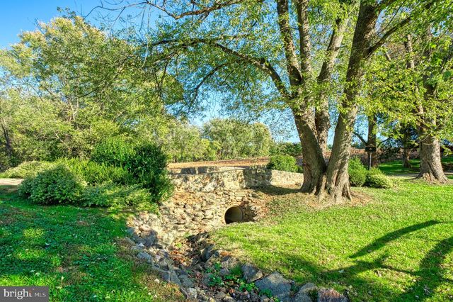 38678 PIGGOTT BOTTOM RD, Hamilton, VA 20158