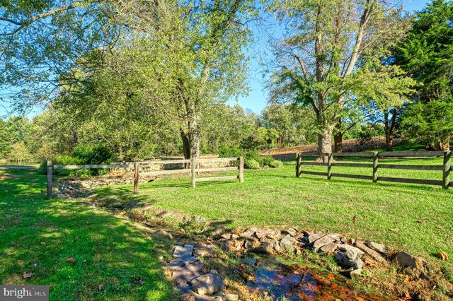 38678 PIGGOTT BOTTOM RD, Hamilton, VA 20158