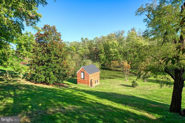 38678 PIGGOTT BOTTOM RD, Hamilton, VA 20158