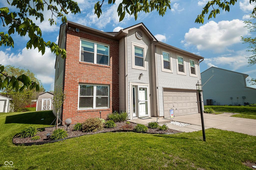 273 Brixton Woods West Drive, Pittsboro, IN 46167