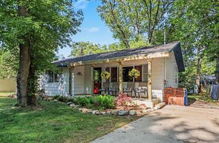 21 N Clymer Street, Pentwater Vlg, MI 49449
