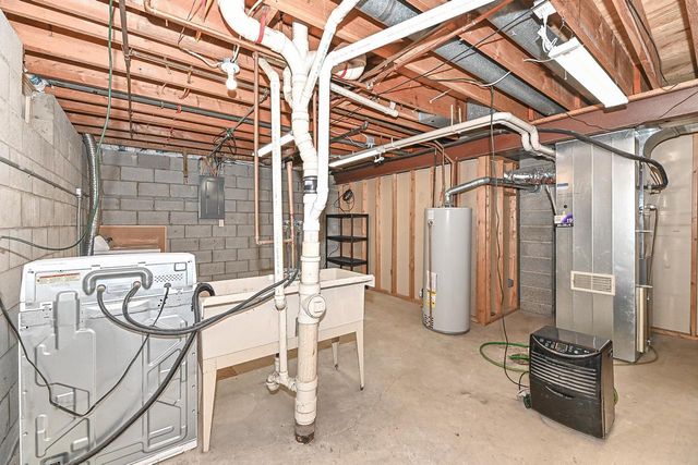 3327 Southwood DRIVE, Racine, WI 53406