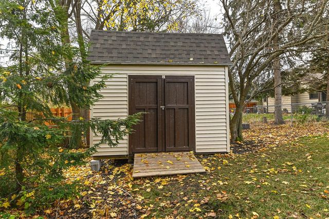 3327 Southwood DRIVE, Racine, WI 53406