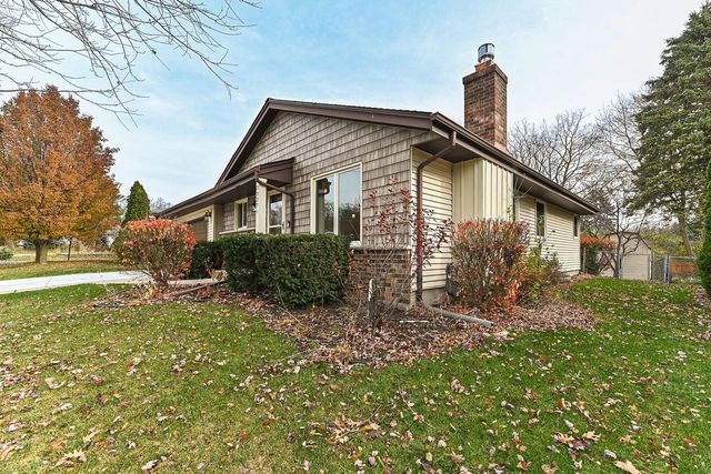 3327 Southwood DRIVE, Racine, WI 53406