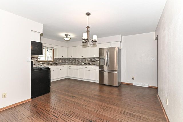 3327 Southwood DRIVE, Racine, WI 53406