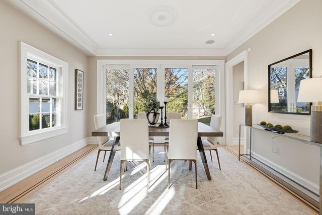 5 OXFORD ST, Chevy Chase, MD 20815