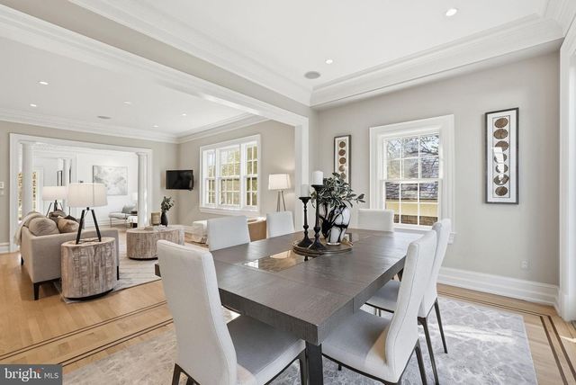 5 OXFORD ST, Chevy Chase, MD 20815