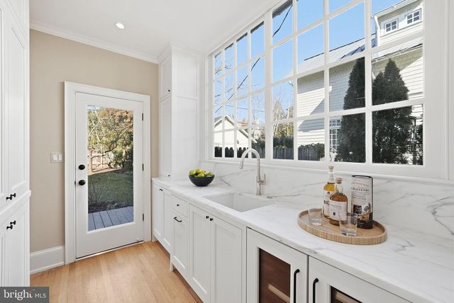 5 OXFORD ST, Chevy Chase, MD 20815