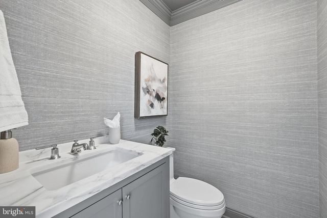 5 OXFORD ST, Chevy Chase, MD 20815