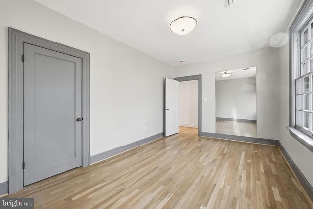 5 OXFORD ST, Chevy Chase, MD 20815