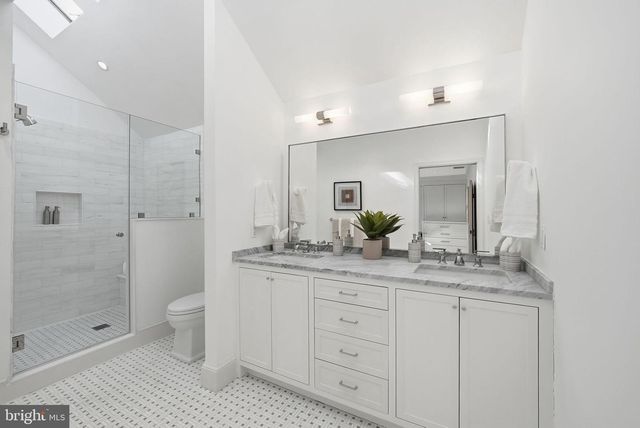 5 OXFORD ST, Chevy Chase, MD 20815