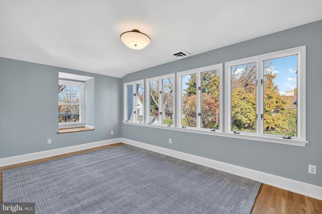 5 OXFORD ST, Chevy Chase, MD 20815