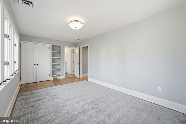 5 OXFORD ST, Chevy Chase, MD 20815