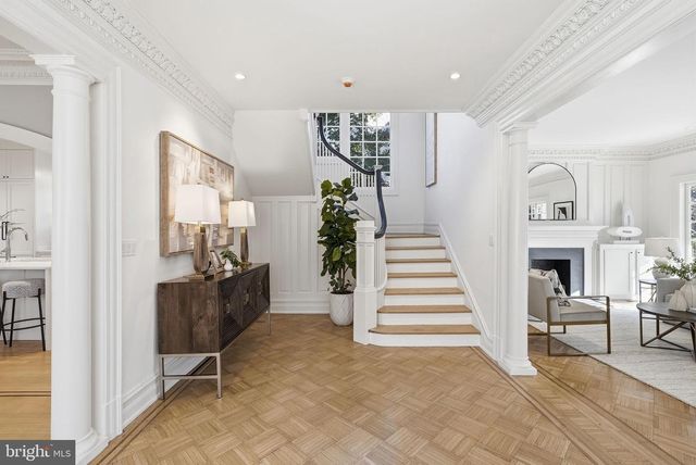 5 OXFORD ST, Chevy Chase, MD 20815