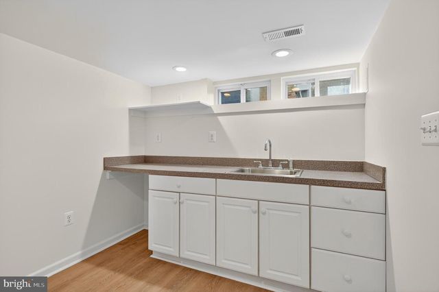 5 OXFORD ST, Chevy Chase, MD 20815