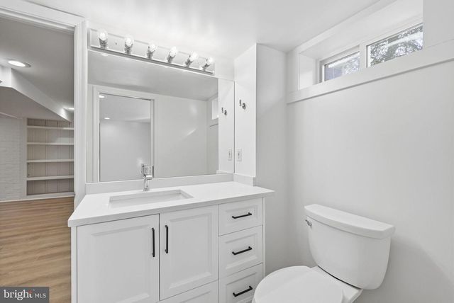 5 OXFORD ST, Chevy Chase, MD 20815