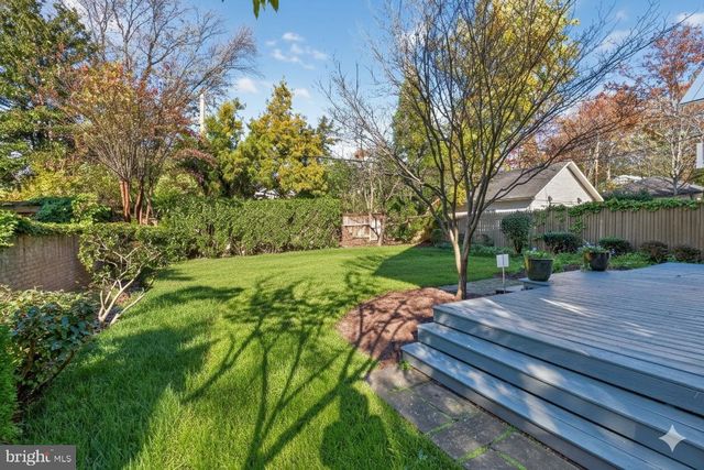 5 OXFORD ST, Chevy Chase, MD 20815