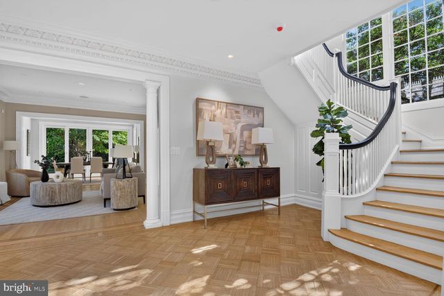 5 OXFORD ST, Chevy Chase, MD 20815
