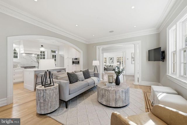 5 OXFORD ST, Chevy Chase, MD 20815