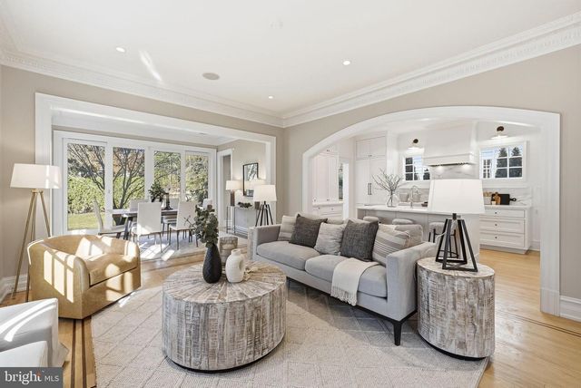 5 OXFORD ST, Chevy Chase, MD 20815