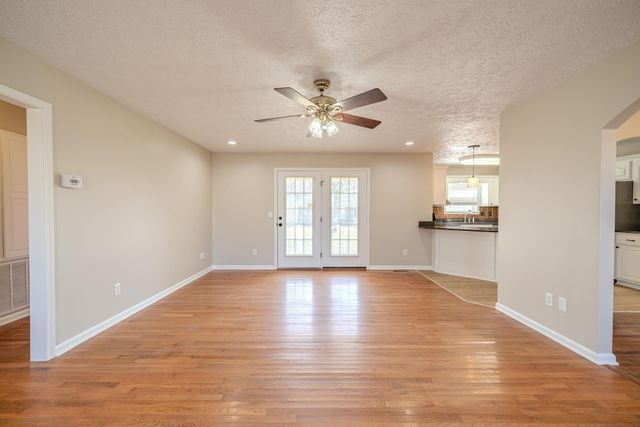 155 GREENWOOD AVE, Savannah, TN 38372