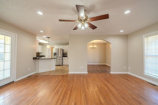 155 GREENWOOD AVE, Savannah, TN 38372