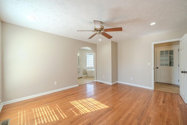 155 GREENWOOD AVE, Savannah, TN 38372