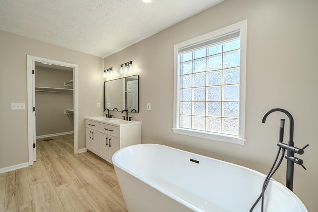 155 GREENWOOD AVE, Savannah, TN 38372