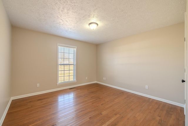 155 GREENWOOD AVE, Savannah, TN 38372