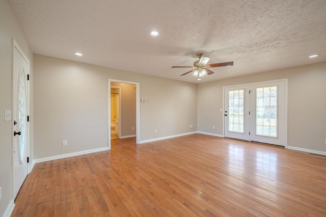 155 GREENWOOD AVE, Savannah, TN 38372