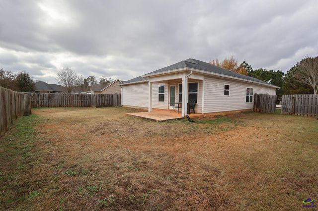 208 New Hope Drive, Perry, GA 31069
