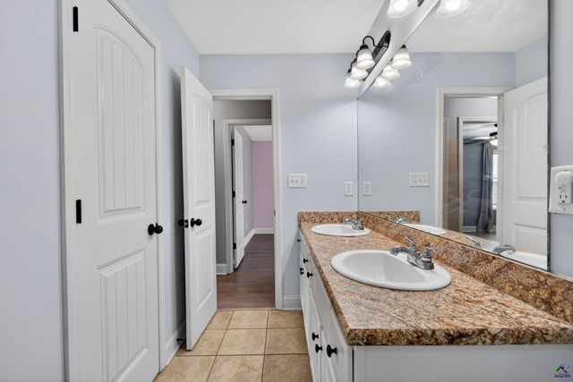 208 New Hope Drive, Perry, GA 31069